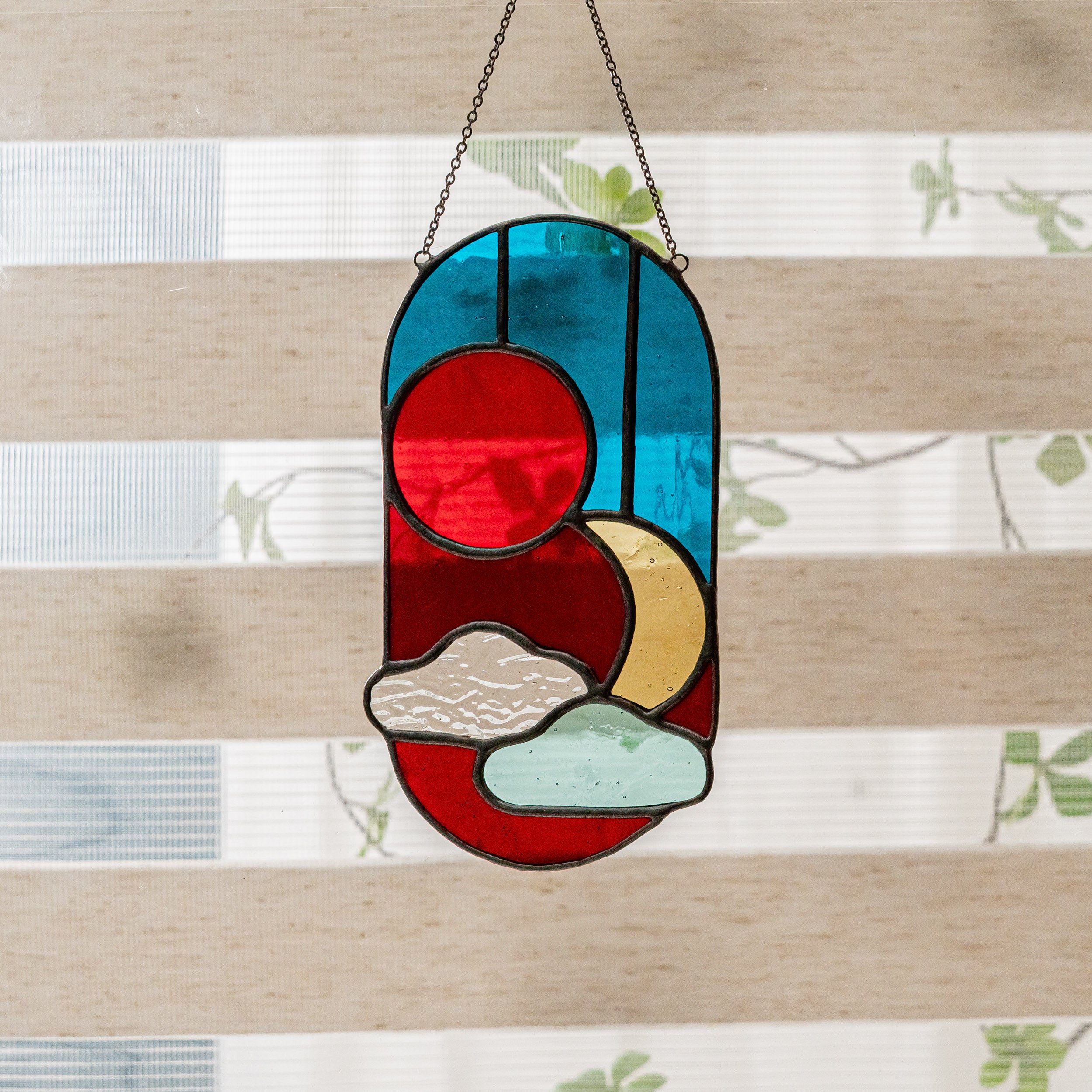 Atrapasol de vitral para colgar en la pared, una decoración luminosa y acogedora