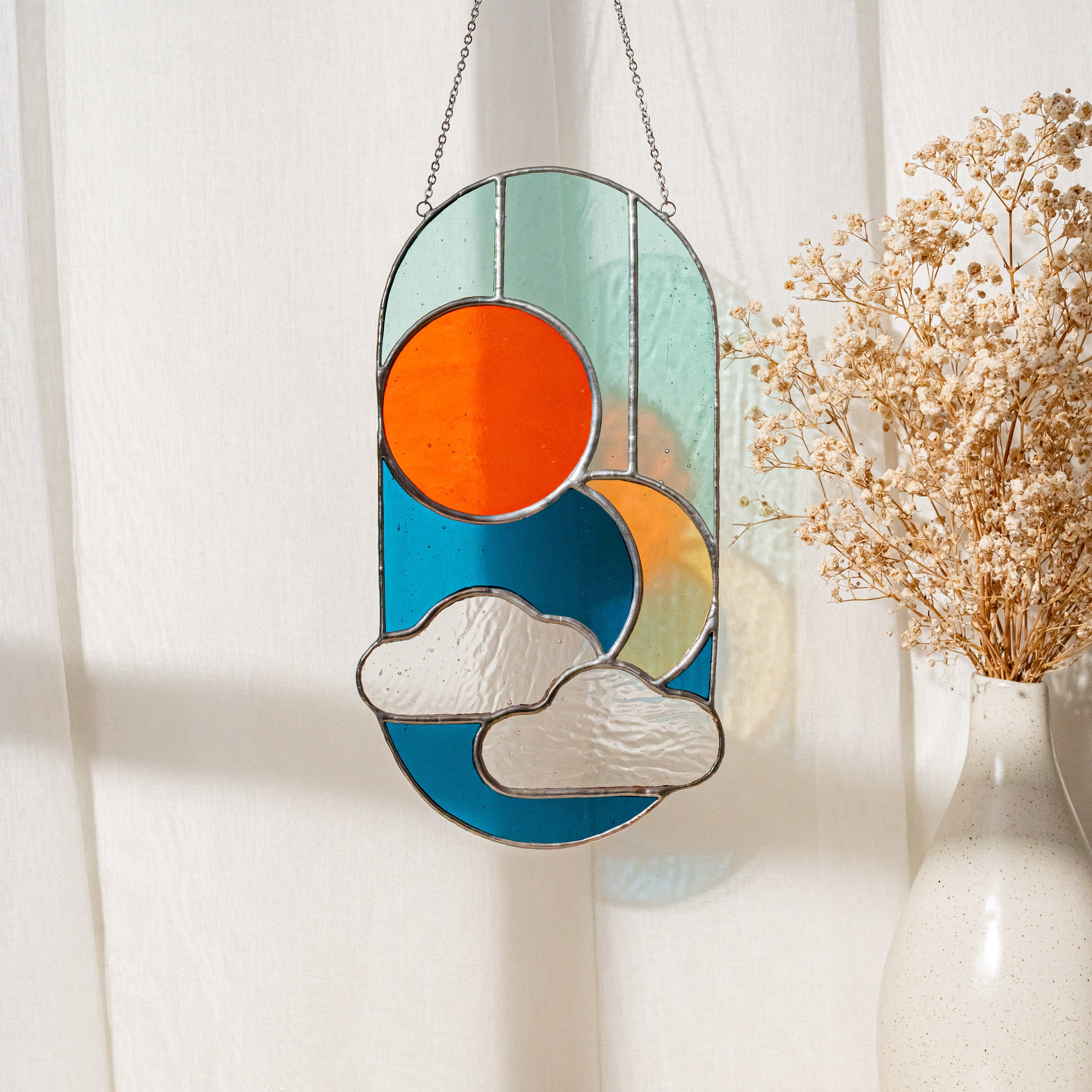 Atrapasol de vitral para colgar en la pared, una decoración luminosa y acogedora
