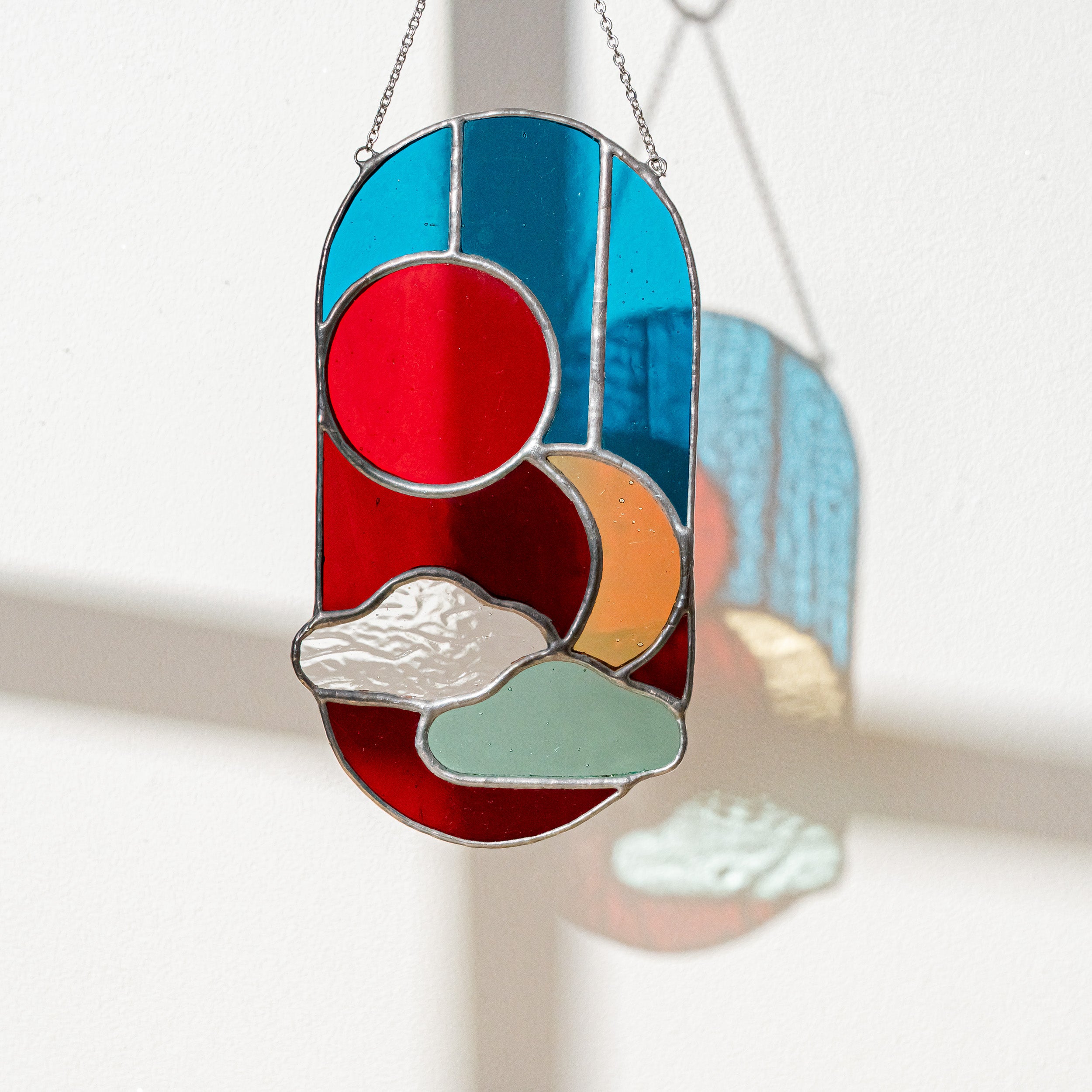 Atrapasol de vitral para colgar en la pared, una decoración luminosa y acogedora