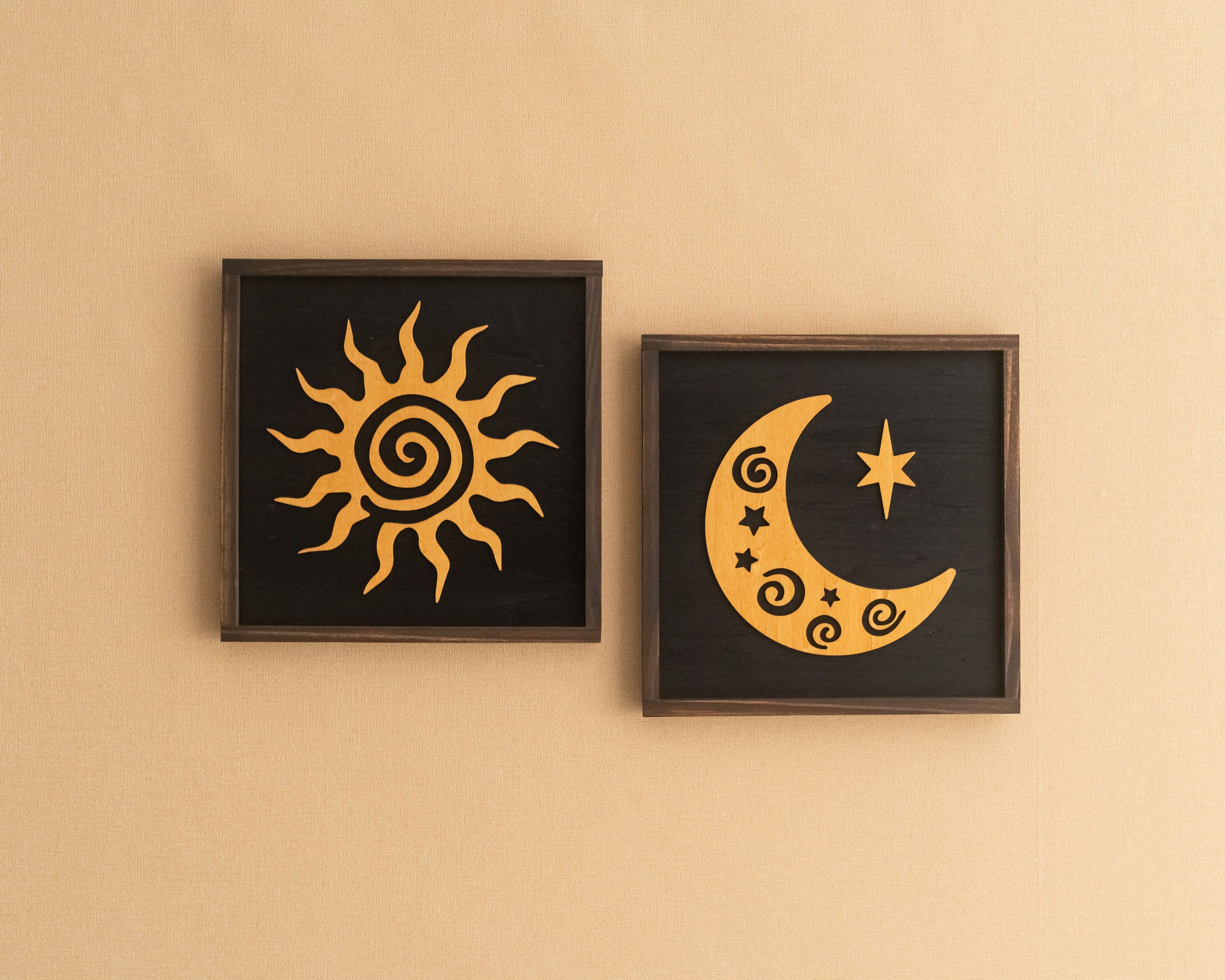 Arte de pared de madera con sol y luna para una decoración de pared de inspiración celestial