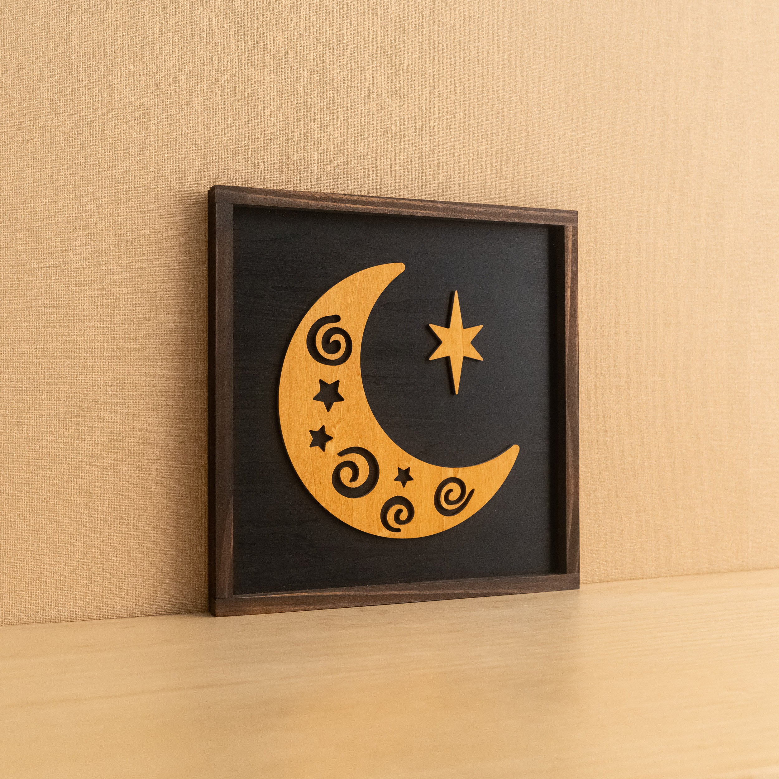 Arte de pared de madera con sol y luna para una decoración de pared de inspiración celestial