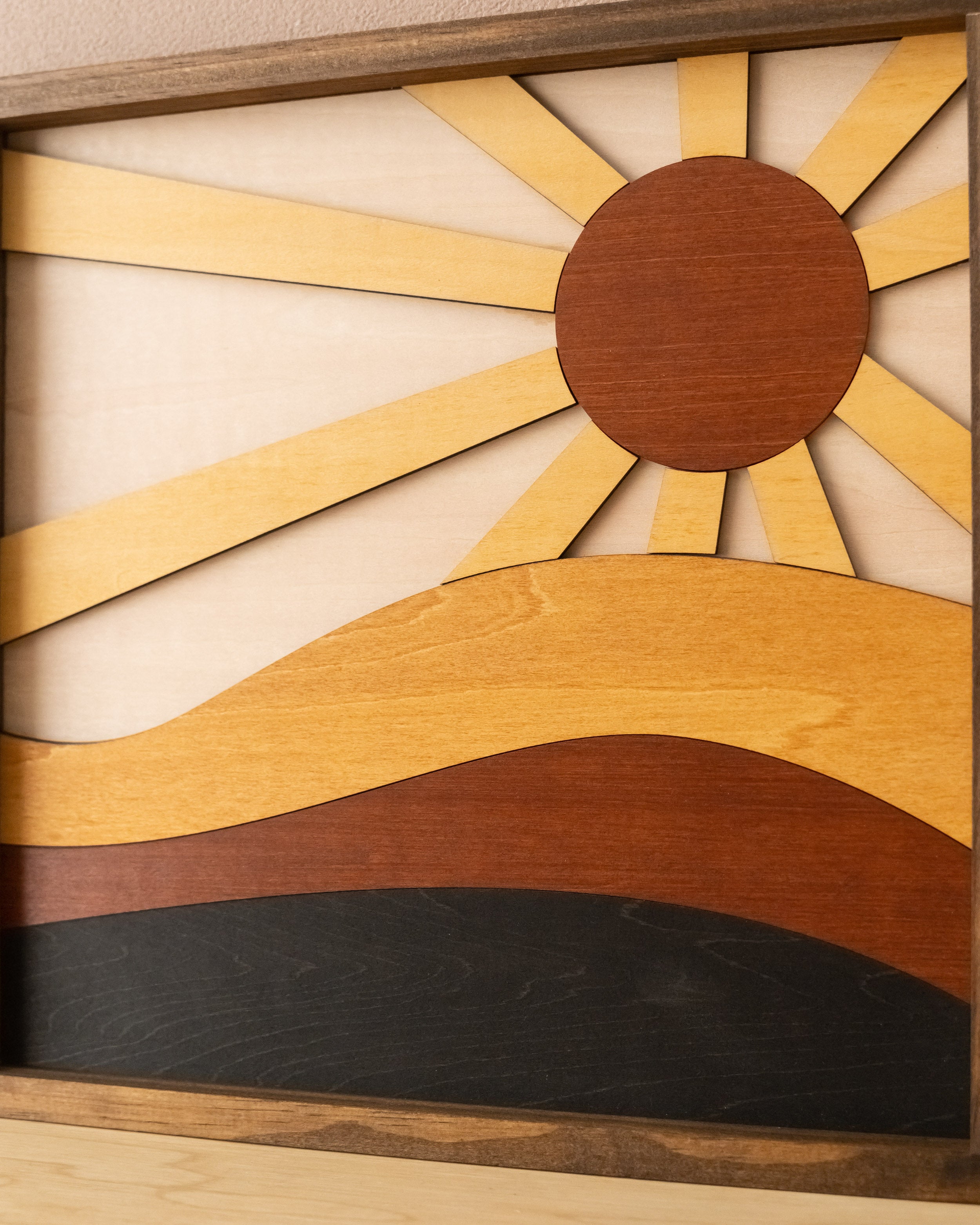 Arte de pared de madera con sol y luna para una decoración de pared de inspiración celestial