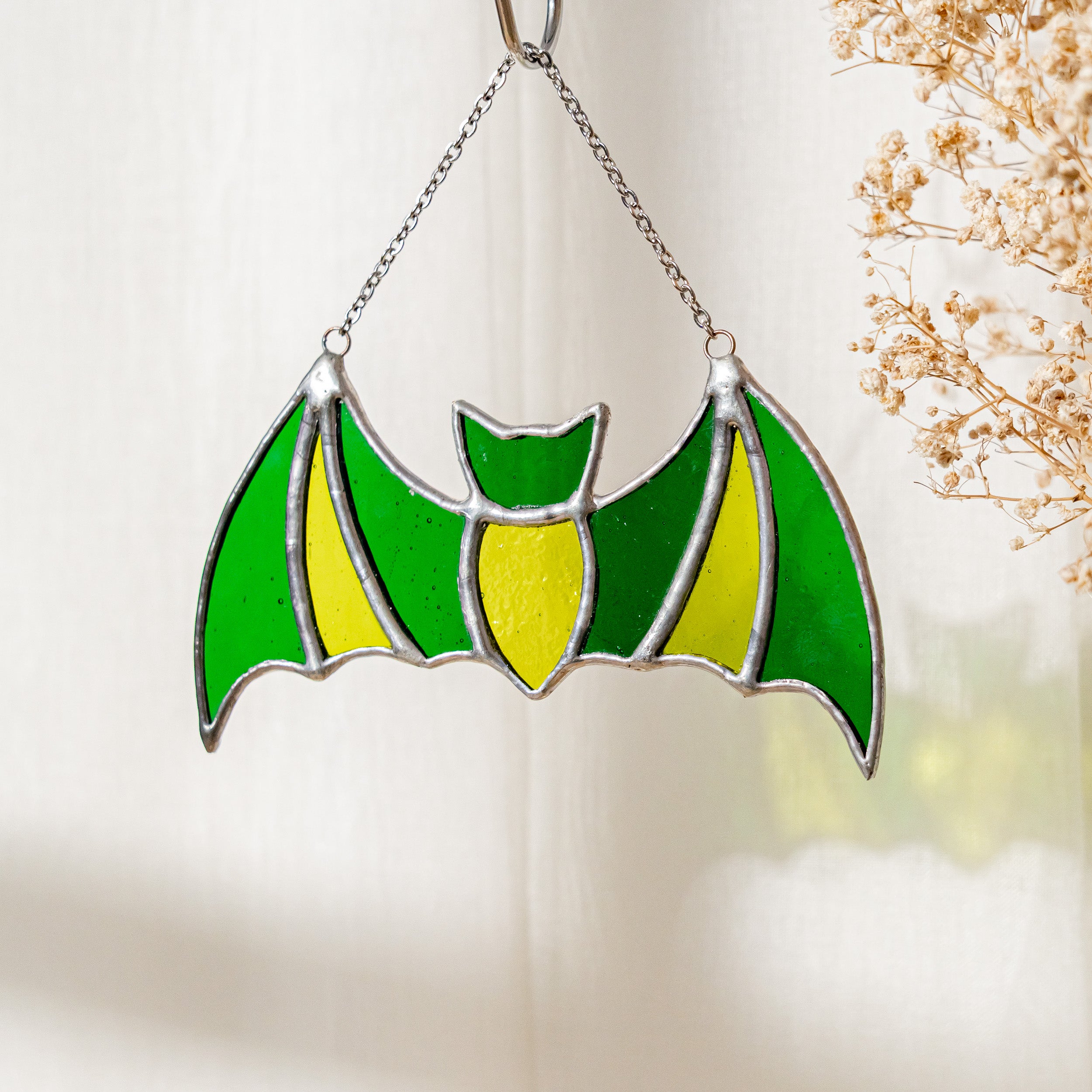 Enchanting Stained Glass Bat for Fun Wall Decor and Spooky Gifts