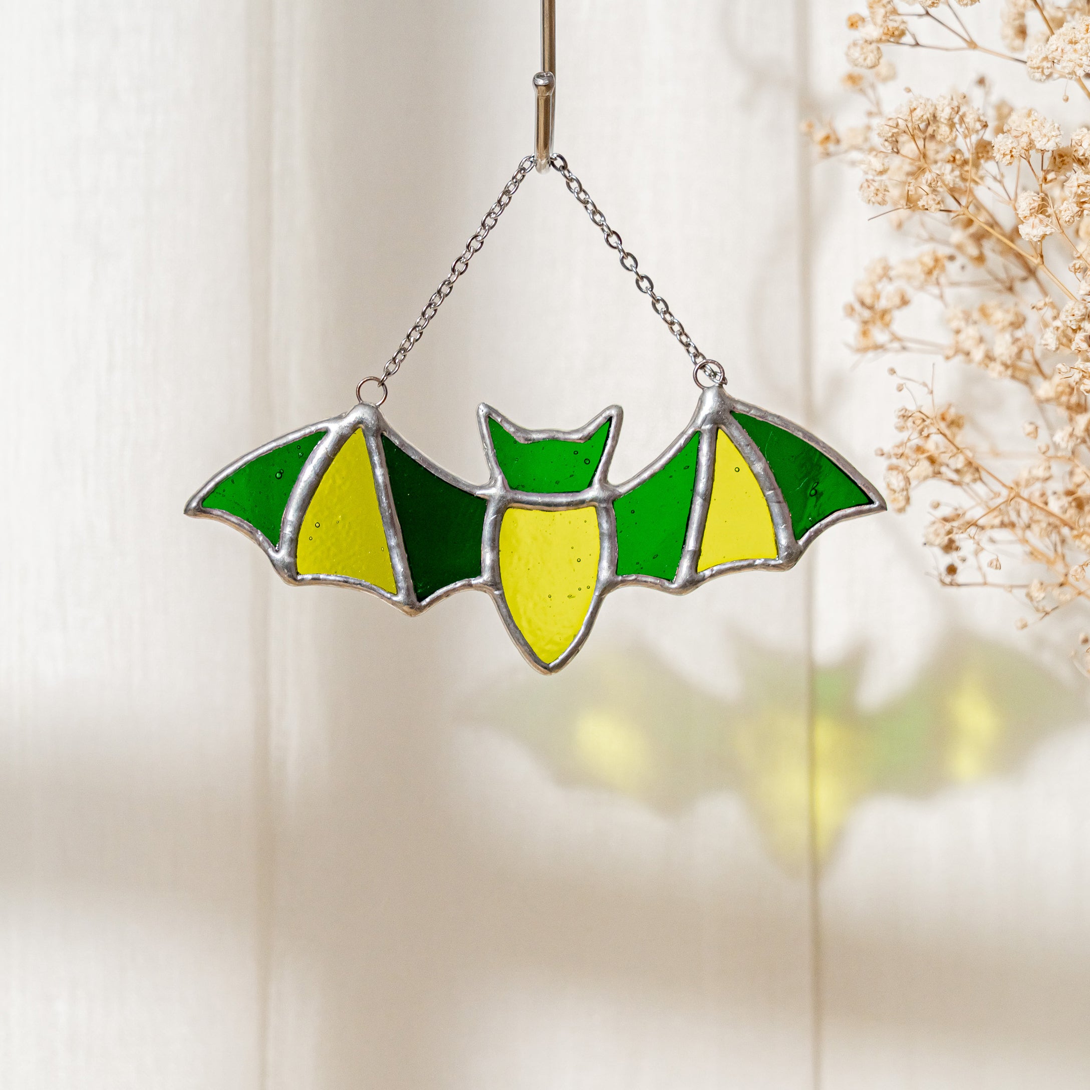 Enchanting Stained Glass Bat for Fun Wall Decor and Spooky Halloween Surprises